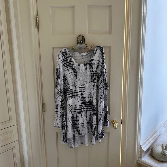 BRYN WALKER TUNIC TOP.....MARKED S BUT MEASURES L/XL....NEW CONDITION - Picture 6 of 11